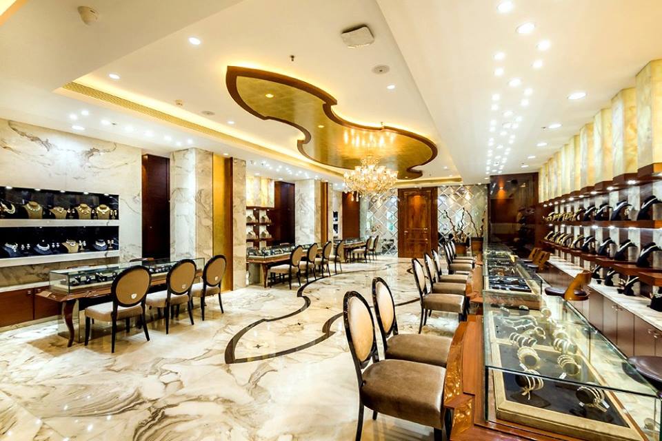 Mẫu trần thạch cao showroom bán đồ trang sức